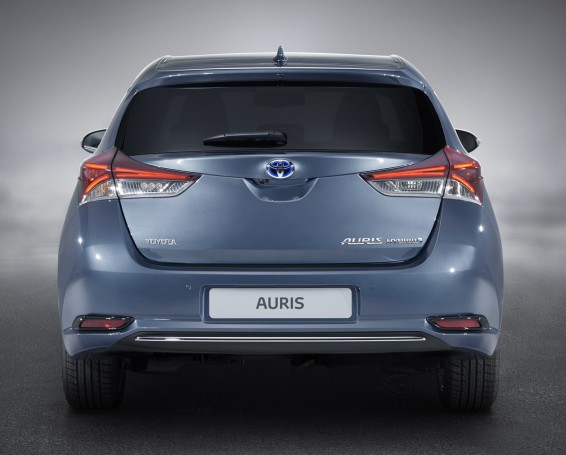 toyota auris arkası